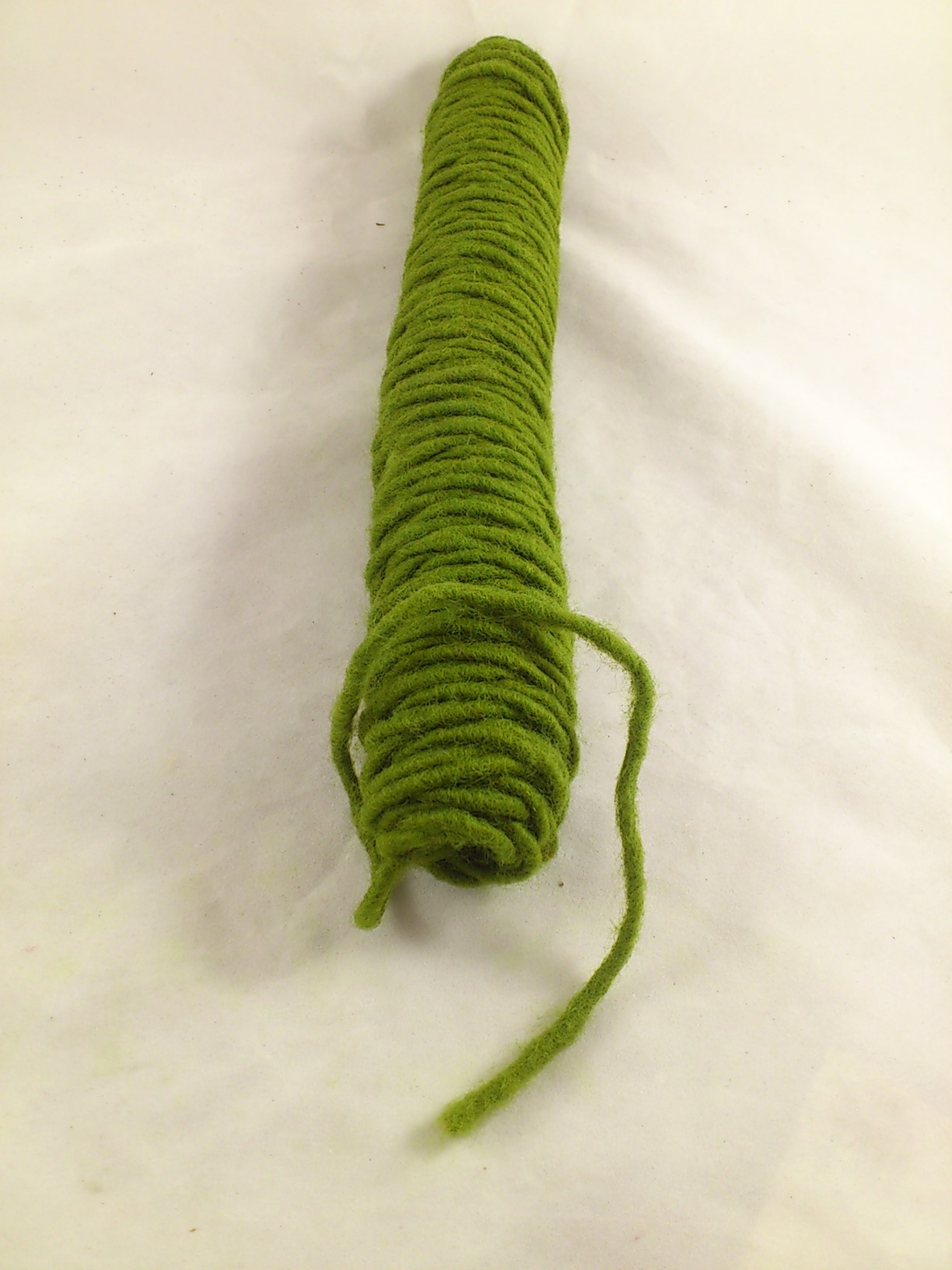 String of wool 55 m. green (GU13)